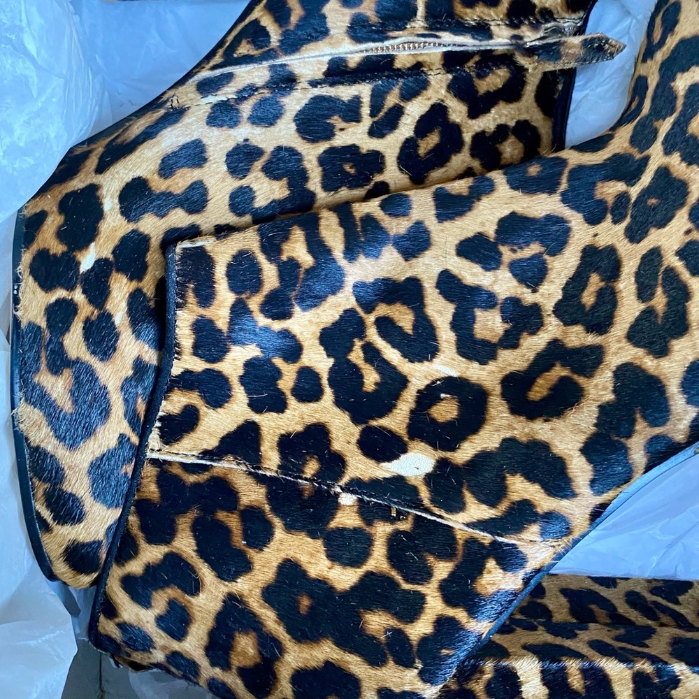 Sam Edelman Leopard Ankle Booties 🐆 - Picture 10 of 11